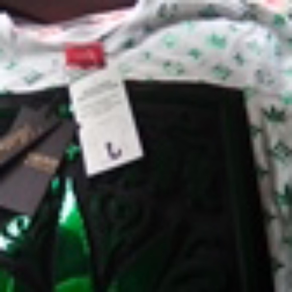 Men's Victorious Green Foil Marijuana Leaf Design - Picture 2 of 3